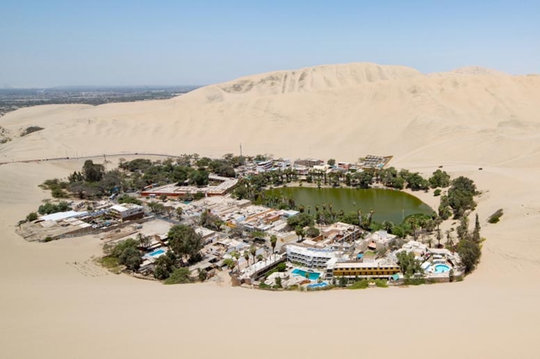 秘鲁瓦卡奇纳绿洲（Huacachina）：南美洲唯一的绿洲