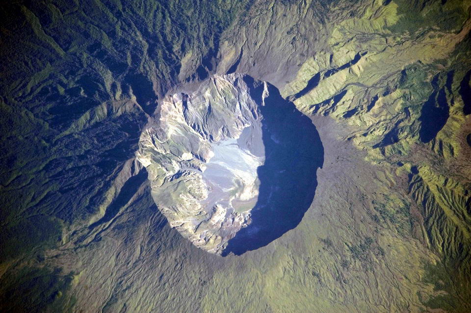 有记录以来最猛烈的一次火山喷发：坦博拉火山