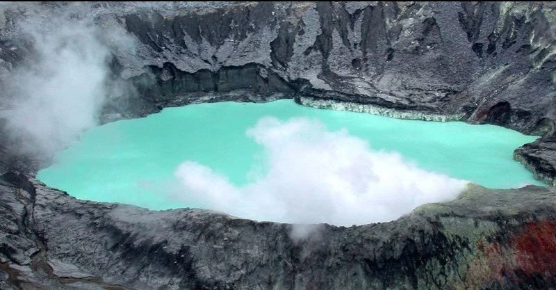 科学家在火山口酸湖中发现的嗜酸菌，揭示火星生命也许存在