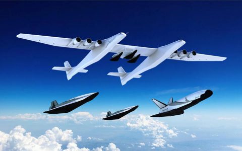 世界上最大的飞机：Stratolaunch Roc平流层发射双体飞机，翼展117米