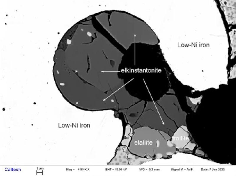 在ElAli陨石中发现的Elkinstantonite矿物。