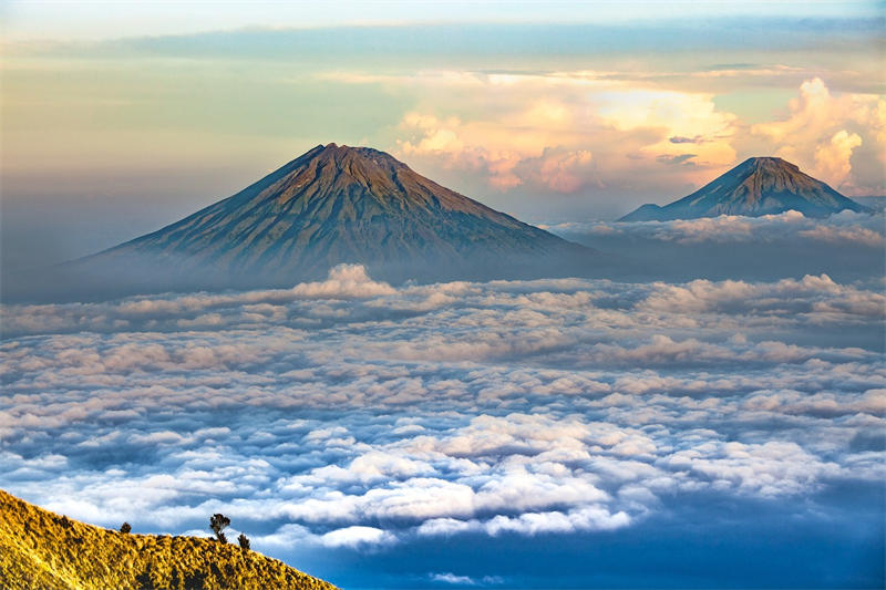 爪哇岛几乎完全由火山形成